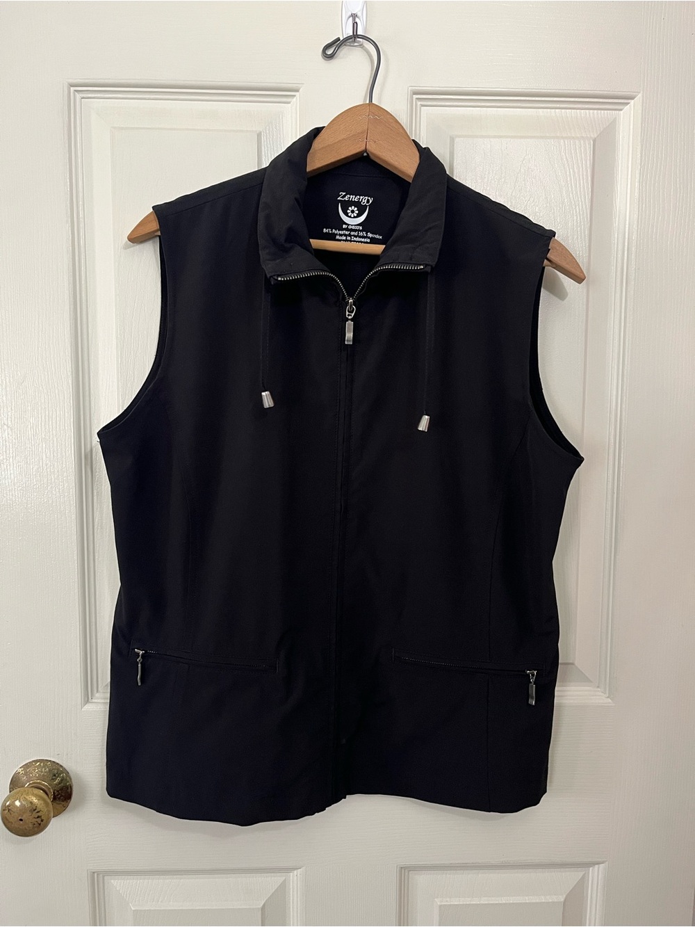 Zenergy by Chicos Size 1 Athletic Zip up Vest